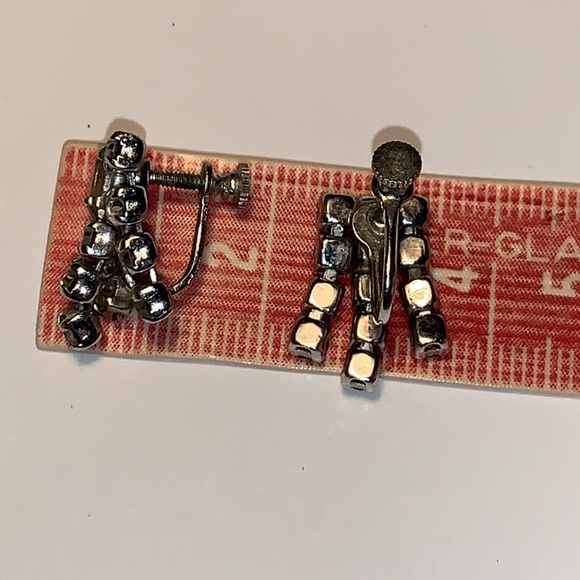 Vintage screw back rhinestone formal wear costume jewelry earrings - Picture 6 of 7